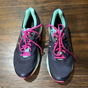 ASICS sneakers, Gel Cumulus 18 T6C8N Running Shows, size 10.5, gently worn.